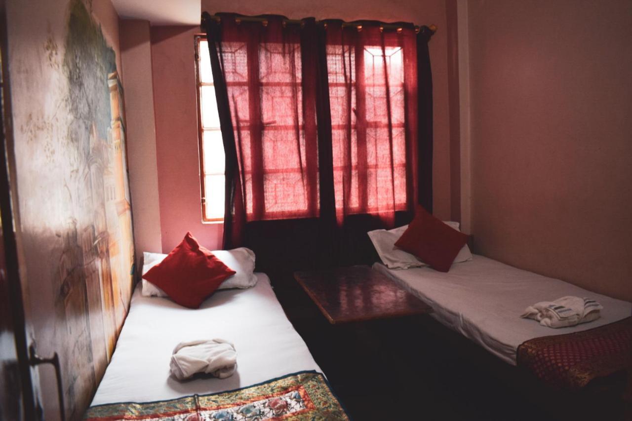 Family Guest House Varanasi Eksteriør billede