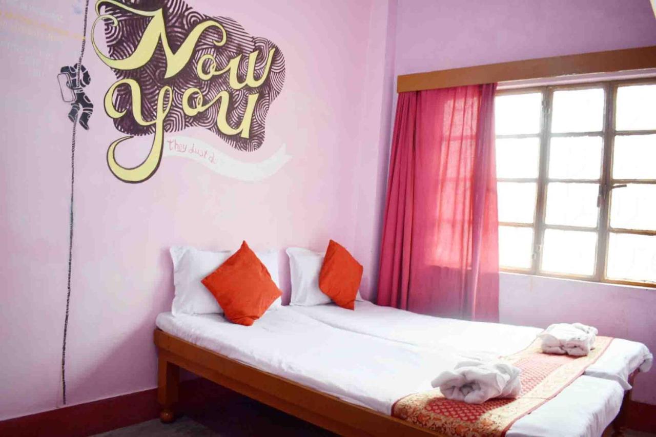 Family Guest House Varanasi Eksteriør billede