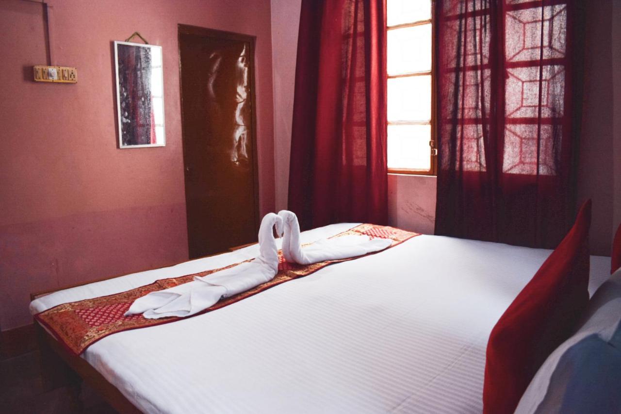 Family Guest House Varanasi Eksteriør billede