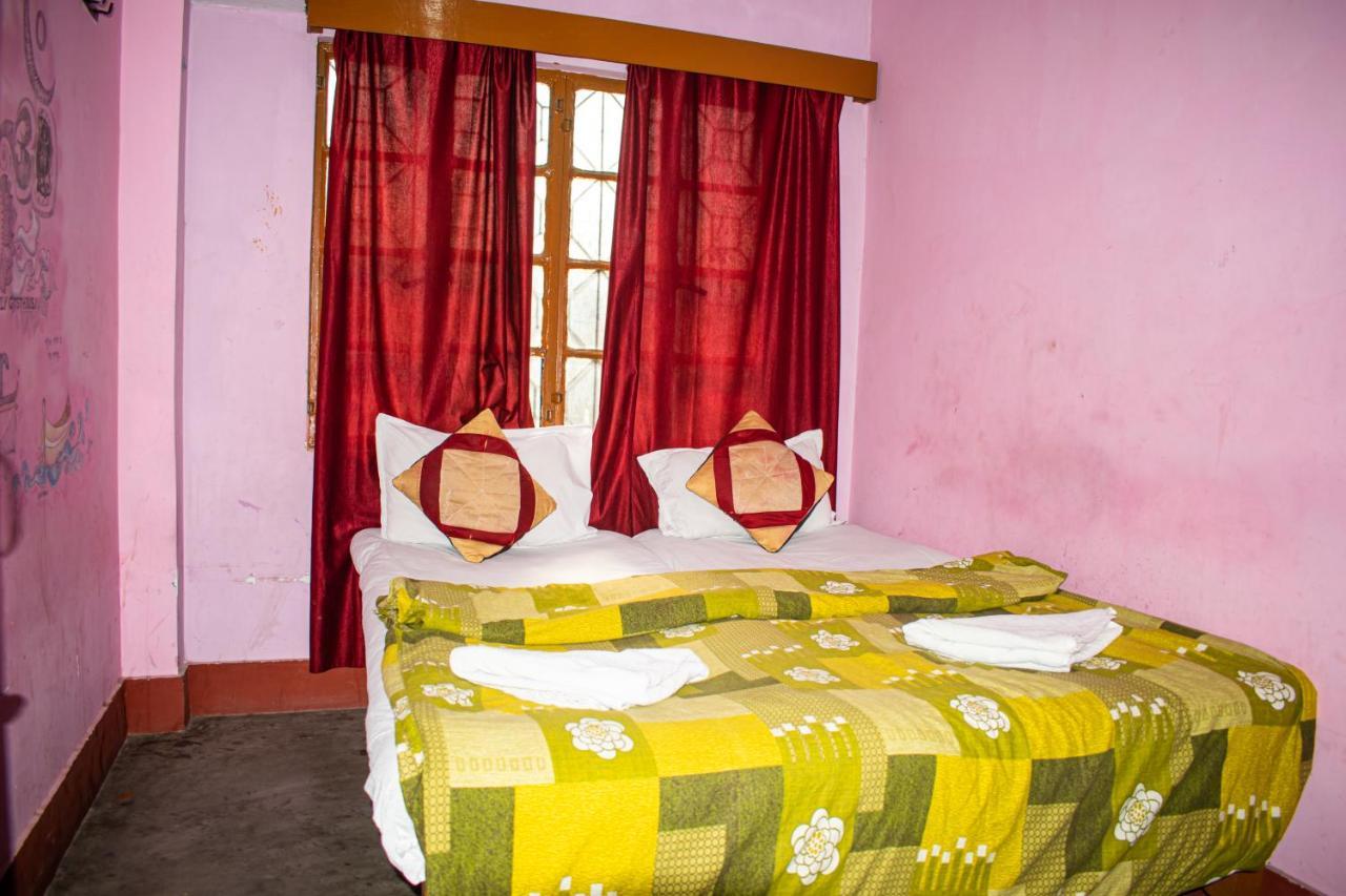 Family Guest House Varanasi Eksteriør billede