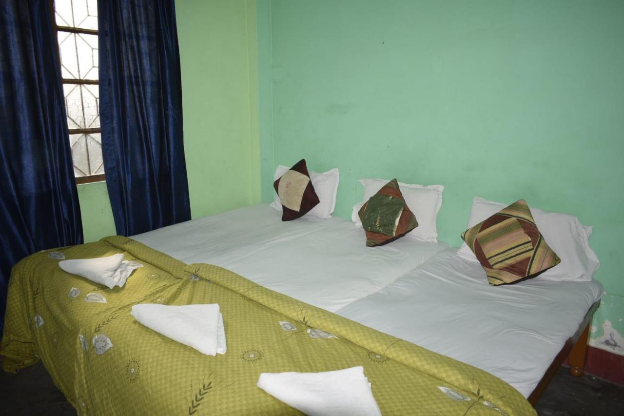 Family Guest House Varanasi Eksteriør billede